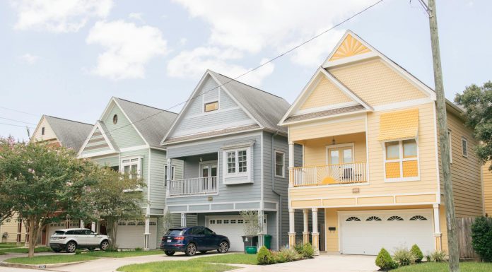 Best Neighborhoods to Live in Newark: A Local’s Guide to Finding Your Perfect Spot Colorful residential homes in Houston Heights neighborhood, Texas.