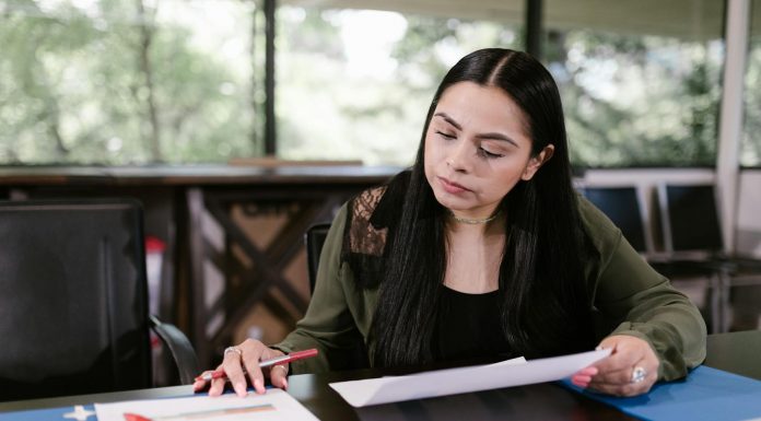 Guía para inmigrantes: cómo revalidar títulos y obtener empleo en EE.UU.