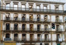 Renovation project of a historic facade in Porto, Portugal showcasing adaptive reuse and heritage preservation.