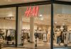 Explore the modern design and fashion collection at this H&M store located in a bustling shopping mall.