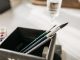 ÚLTIMA HORA: Hudson County abre solicitudes 2027 para subvenciones de artes e historia Detailed image of paintbrushes and pencil in a holder with soft light.